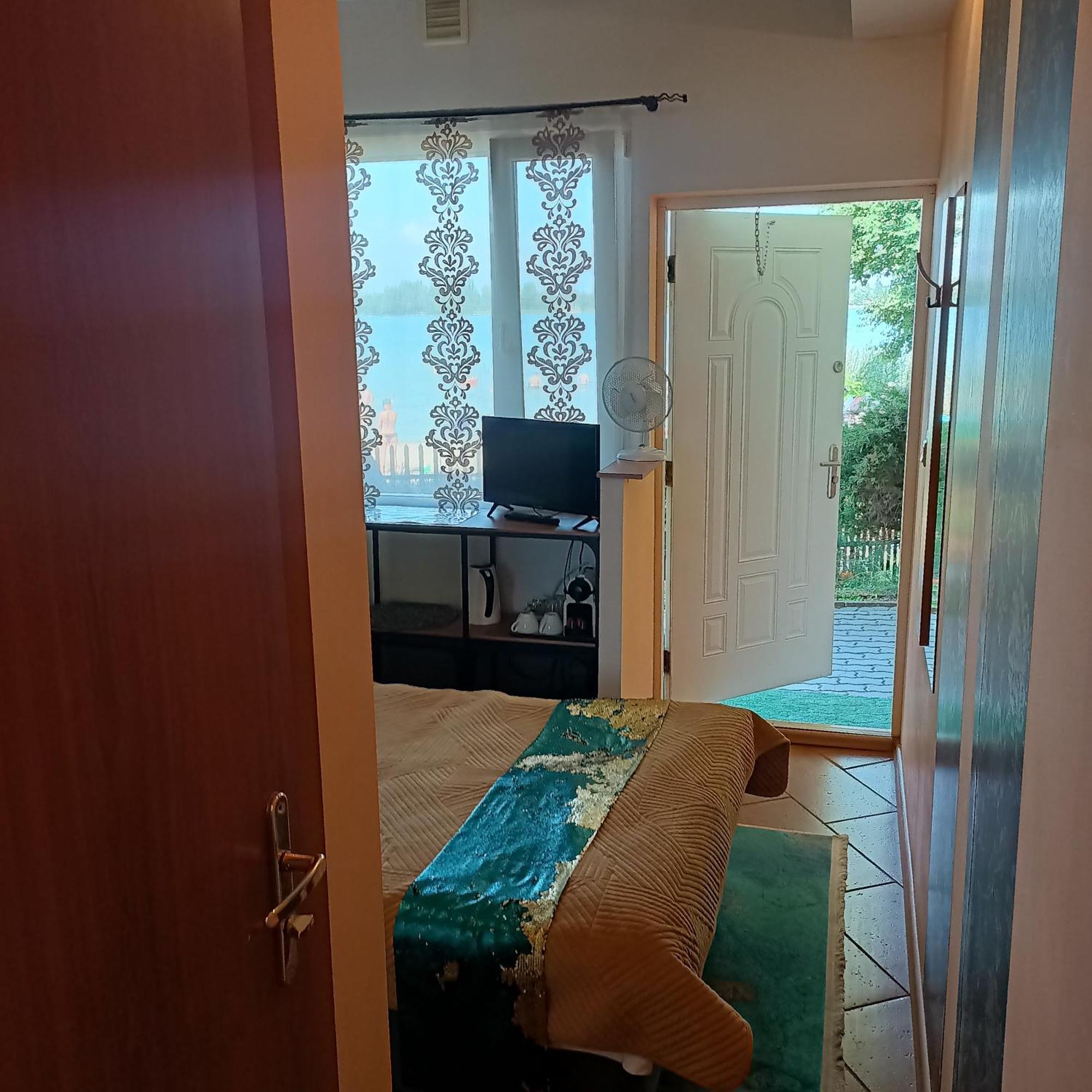 אוקונינקה "Vanilla" Pokoje I Apartamenty Nad Brzegiem Jeziora מראה חיצוני תמונה